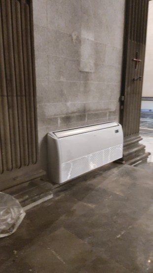 Split Suelo Iglesia Maria Reina