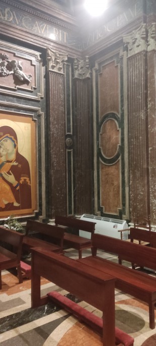 Split Suelo Iglesia Maria Reina