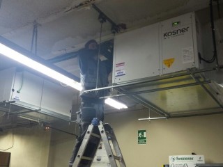 Unidad centrífuga partida de conductos KOSNER de 23KW para taller de matricería